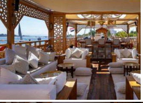 The lounge aboard El Hanem